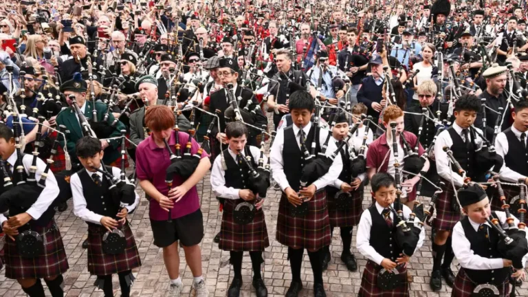 Bagpipes Melbourne World Record